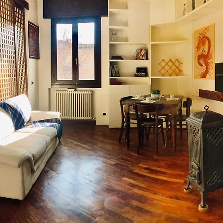 Dame 4 Apartment *
